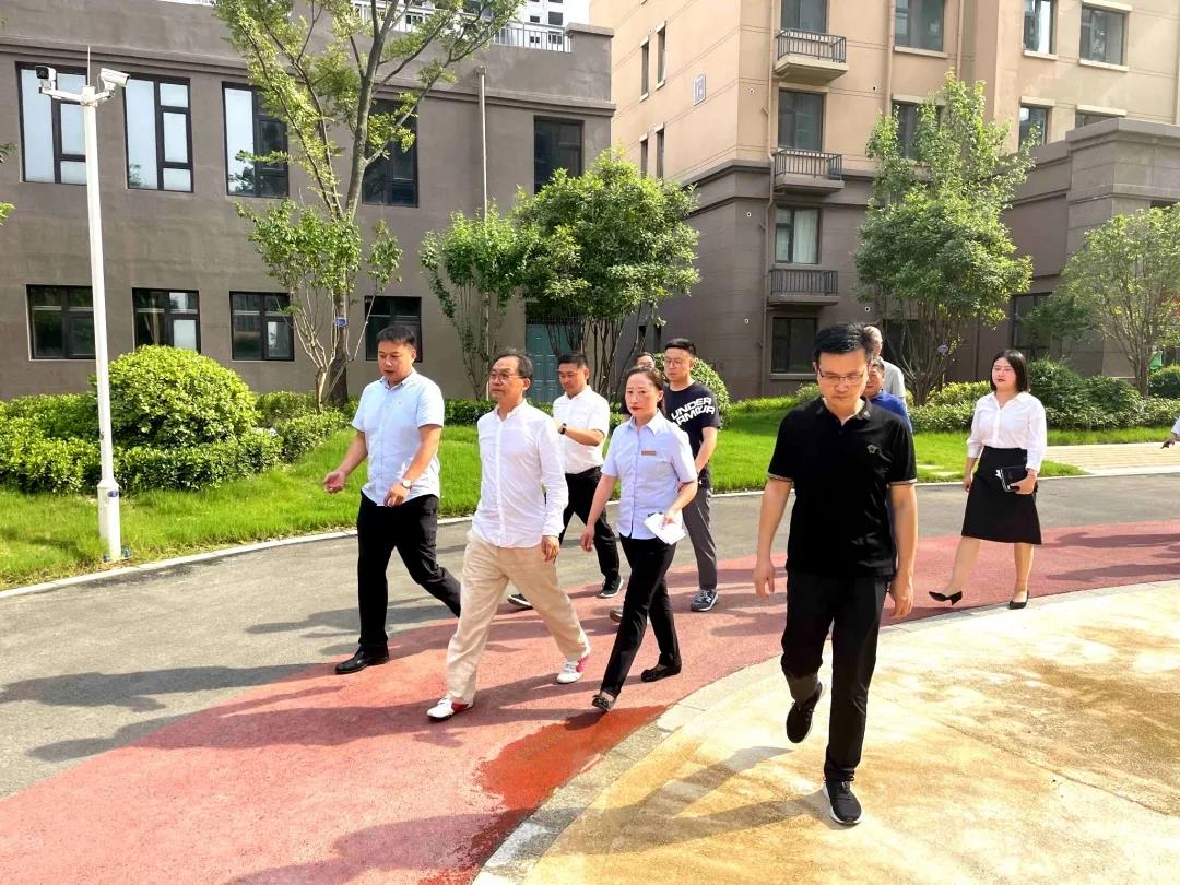 �����L���ӯ�W�R���Ŀһ��ҕ�칤��